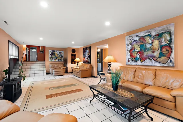 $425,000 | 7922 Sycamore Drive, Orland Park, IL 60462