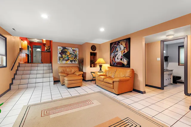 $425,000 | 7922 Sycamore Drive, Orland Park, IL 60462