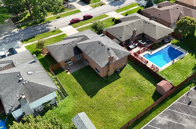 $425,000 | 7922 Sycamore Drive, Orland Park, IL 60462