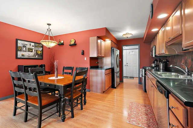 $425,000 | 7922 Sycamore Drive, Orland Park, IL 60462