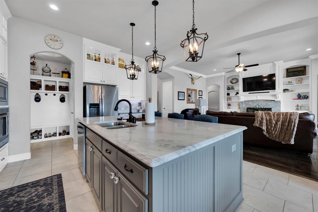 2650 Mc Alpin Road Midlothian, TX 76065 - Photo 14 of 36 View of kitchen and living area.