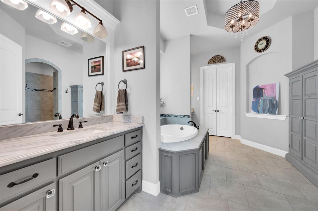 2650 Mc Alpin Road Midlothian, TX 76065 - Photo 19 of 36 Primary bedroom.