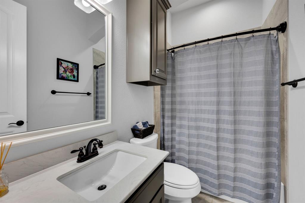 2650 Mc Alpin Road Midlothian, TX 76065 - Photo 24 of 36 Full Bathroom.