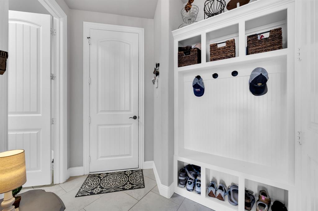 2650 Mc Alpin Road Midlothian, TX 76065 - Photo 30 of 36 Fabulous mud room coming in from garage.