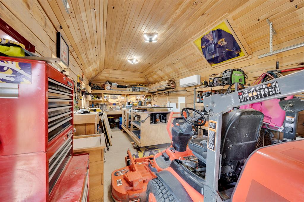 2650 Mc Alpin Road Midlothian, TX 76065 - Photo 32 of 36 Inside of workshop that has a/c, heating, sink, and 220 vt outlet.