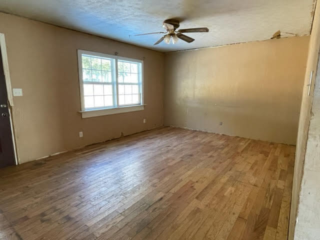 884 Reeds Valley Road Castlewood, VA 24224 - Photo 11 of 21 living room