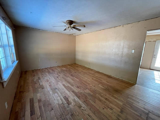 884 Reeds Valley Road Castlewood, VA 24224 - Photo 12 of 21 living room