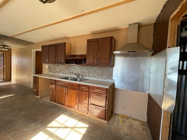 884 Reeds Valley Road Castlewood, VA 24224 - Photo 8 of 21 kitchen