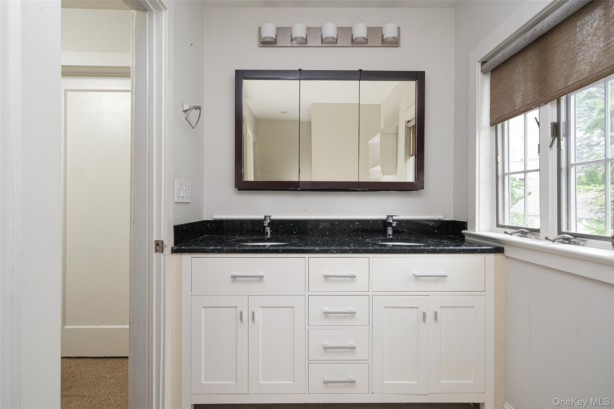 94 Kensington Road Bronxville, NY 10708 - Photo 11 of 15