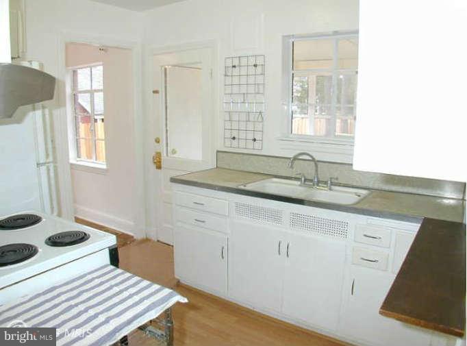 4808 Harvard Road College Park, MD 20740 - Photo 5 of 26 Kitchen