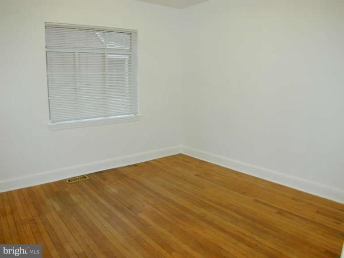 4808 Harvard Road College Park, MD 20740 - Photo 7 of 26 Bedroom middle