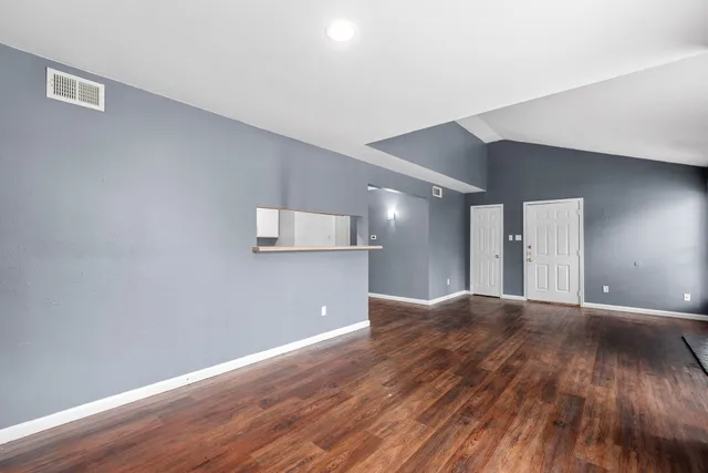 $1,300 | 7200 West T C Jester Boulevard, Unit 1003, Houston, TX 77088