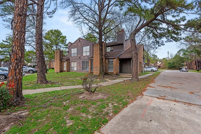 $1,300 | 7200 West T C Jester Boulevard, Unit 1003, Houston, TX 77088