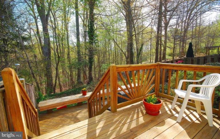 7213 Olde Lantern Way Springfield, VA 22152 - Photo 17 of 19 Deck