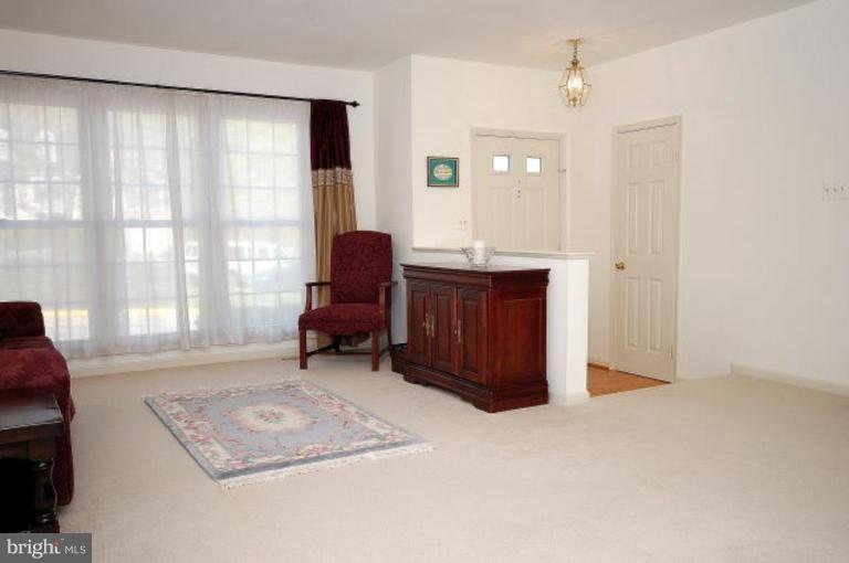 7213 Olde Lantern Way Springfield, VA 22152 - Photo 4 of 19 Living Room #2
