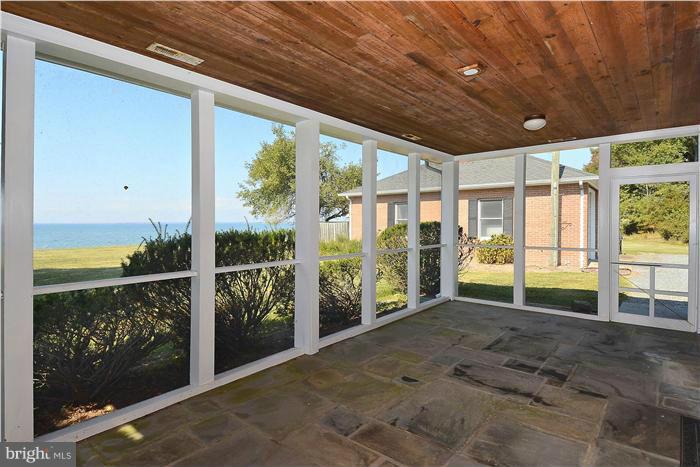 3100 Bennett Point Road Queenstown, MD 21658 - Photo 4 of 28 Screened in porch. Great water view.