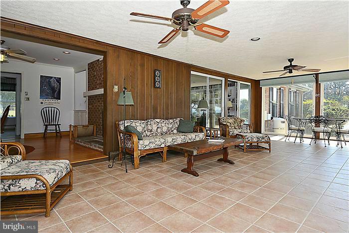 3100 Bennett Point Road Queenstown, MD 21658 - Photo 5 of 28 Year around sun porch.
