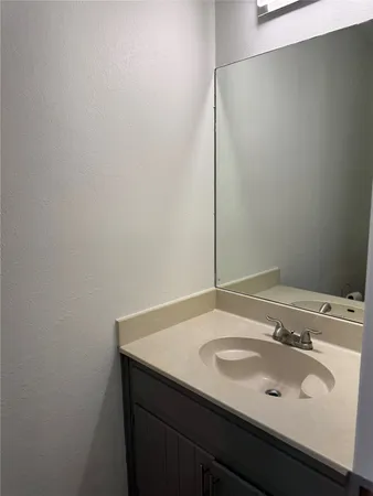 $1,995 | 221 Stowaway Cove, Unit A, Lakeway, TX 78734