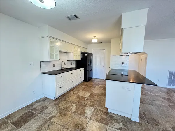 $1,995 | 221 Stowaway Cove, Unit A, Lakeway, TX 78734