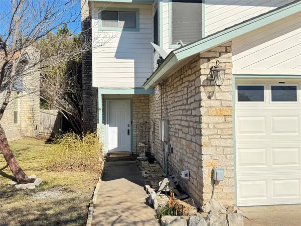 $1,995 | 221 Stowaway Cove, Unit A, Lakeway, TX 78734