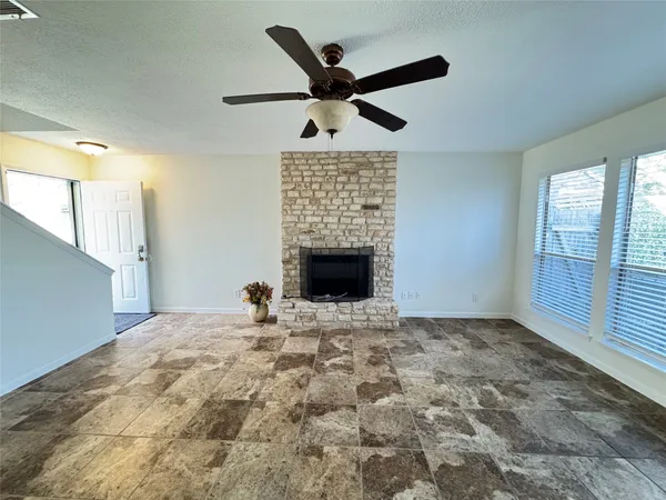 $1,995 | 221 Stowaway Cove, Unit A, Lakeway, TX 78734