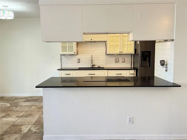 $1,995 | 221 Stowaway Cove, Unit A, Lakeway, TX 78734