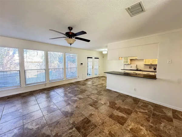 $1,995 | 221 Stowaway Cove, Unit A, Lakeway, TX 78734