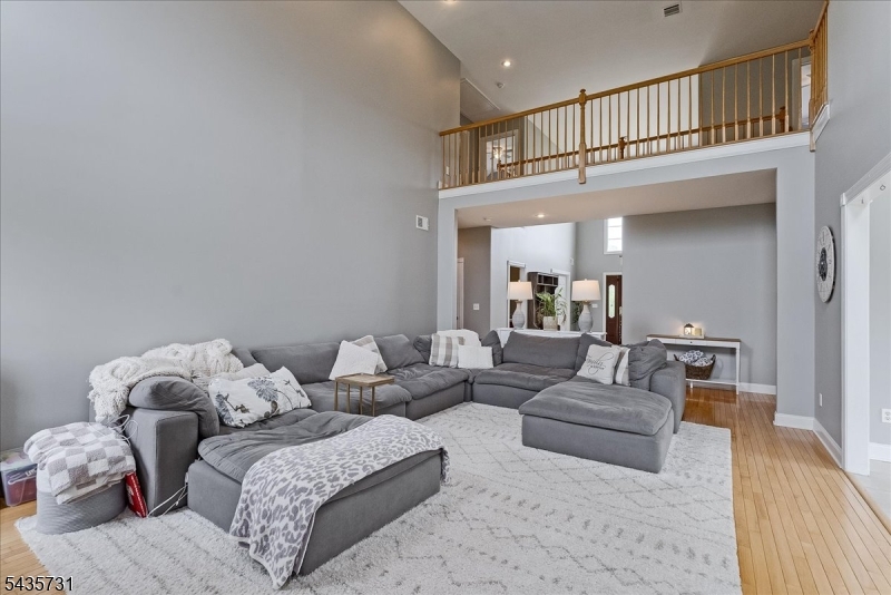 24 Saddle Ridge Road Sparta, NJ 07871 - Photo 3 of 50