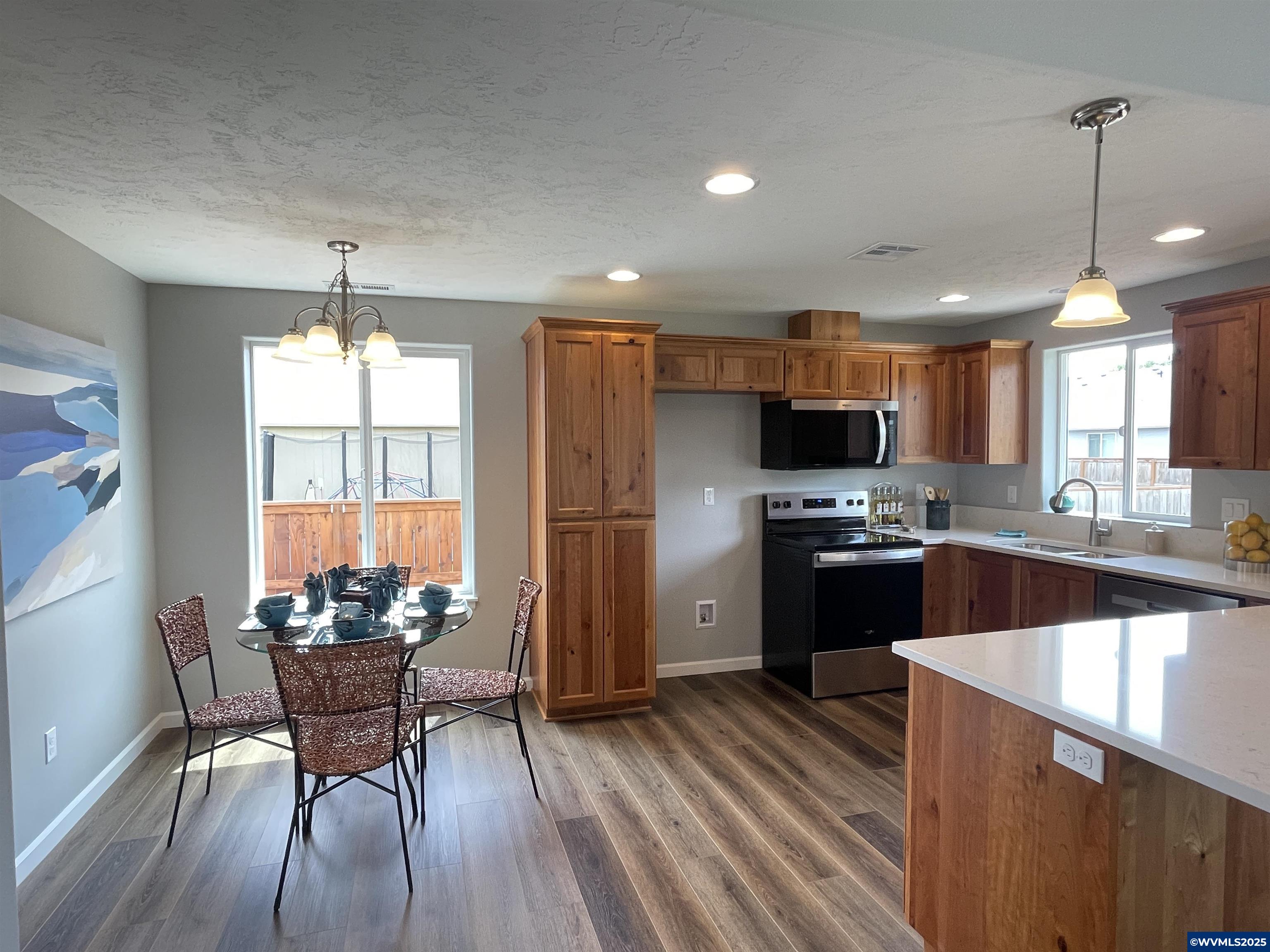 1240 Southwest Hop Street Albany, OR 97321 - Photo 11 of 37