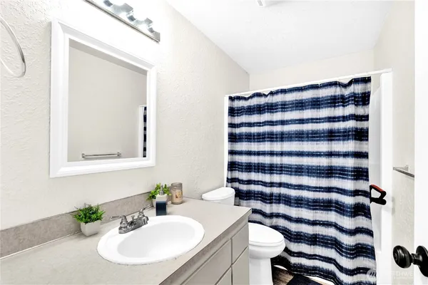 $700,000 | 7009 181st Avenue East, Bonney Lake, WA 98391
