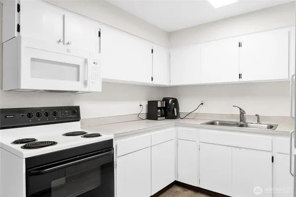 $700,000 | 7009 181st Avenue East, Bonney Lake, WA 98391