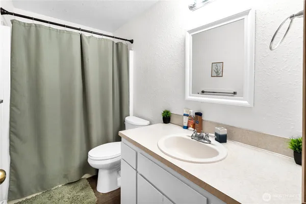 $700,000 | 7009 181st Avenue East, Bonney Lake, WA 98391