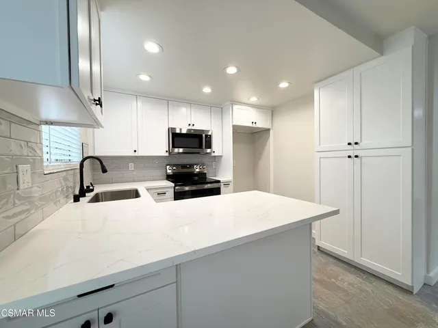 $499,000 | 224 Oak Leaf Drive, Unit 103, Thousand Oaks, CA 91360