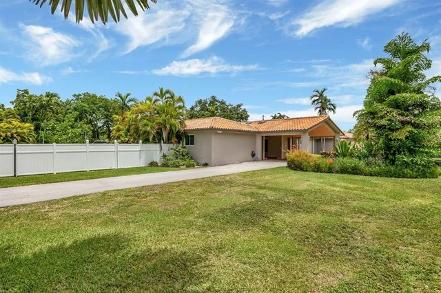 $2,399,000 | 9980 Southwest 83rd Avenue, Miami, FL 33156