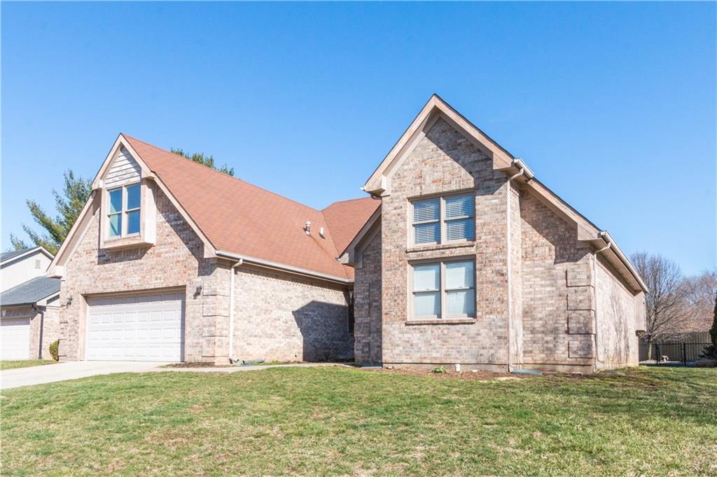 110 Charing Cross Road Indianapolis, IN 46217 - Photo 1 of 27 Gallery Image 1