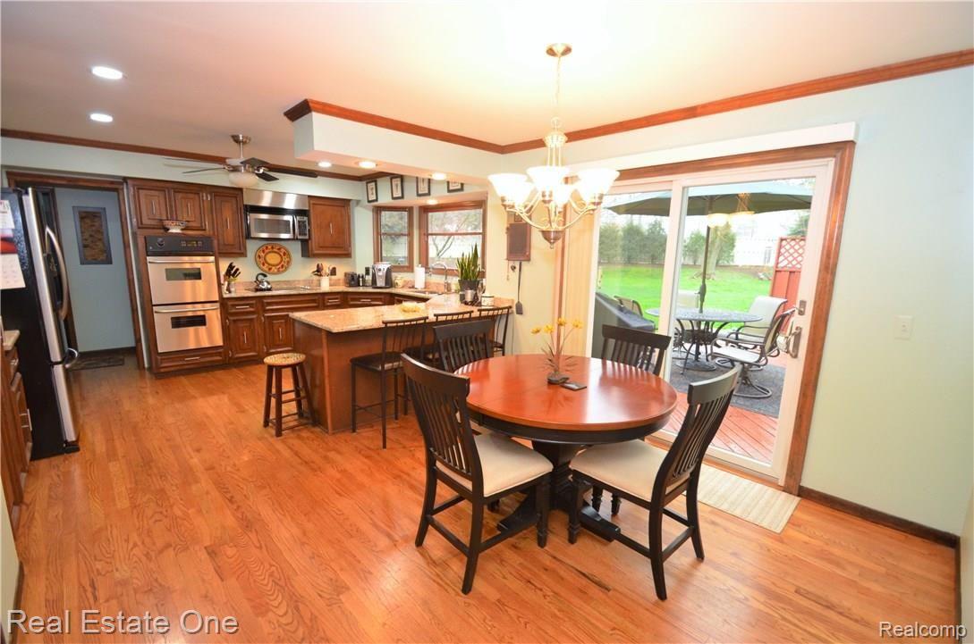 1007 Hidden Lane Rochester, MI 48309 - Photo 10 of 61 Room for the whole family!