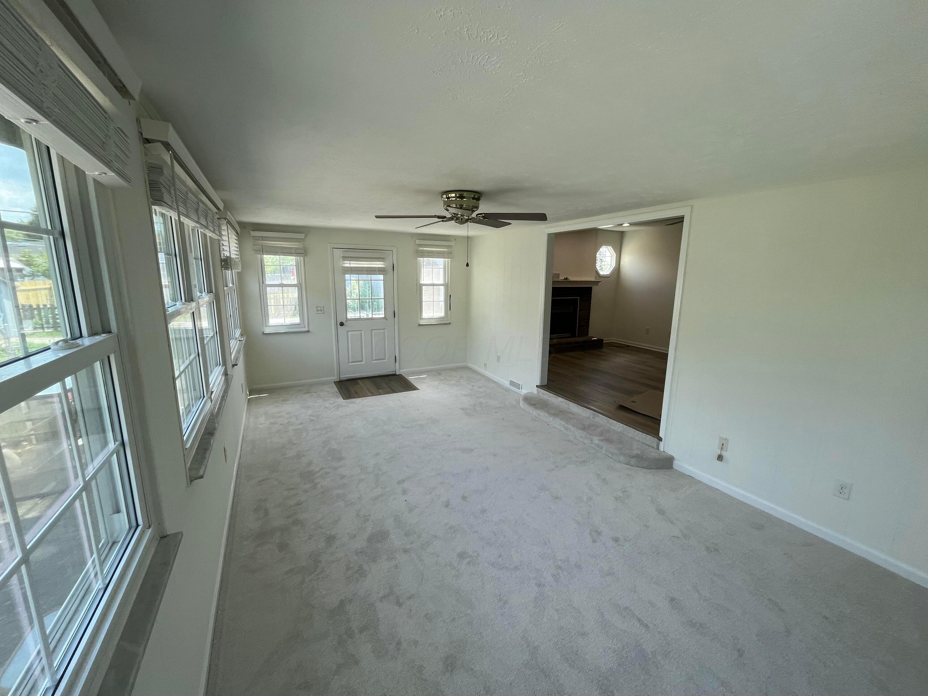 6580 Davis Road Hilliard, OH 43026 - Photo 8 of 23 Family room