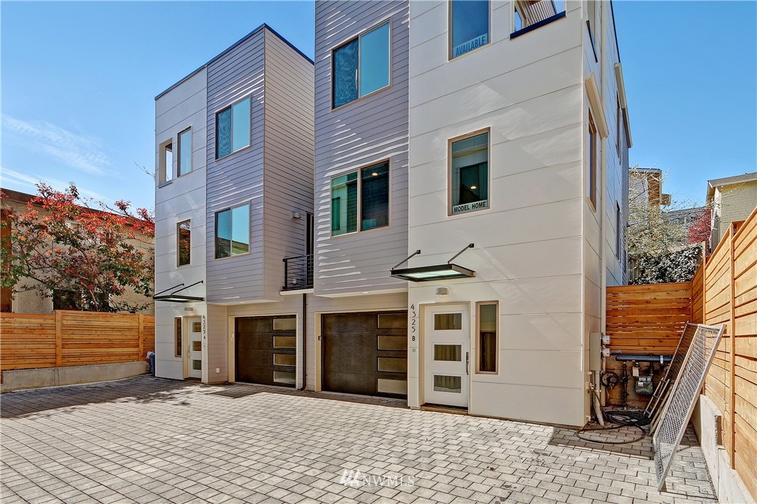 4325 Whitman Avenue North, Unit B Seattle, WA 98103 - Photo 1 of 16