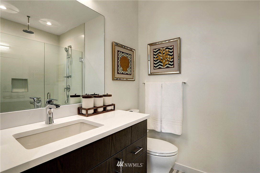 4325 Whitman Avenue North, Unit B Seattle, WA 98103 - Photo 12 of 16