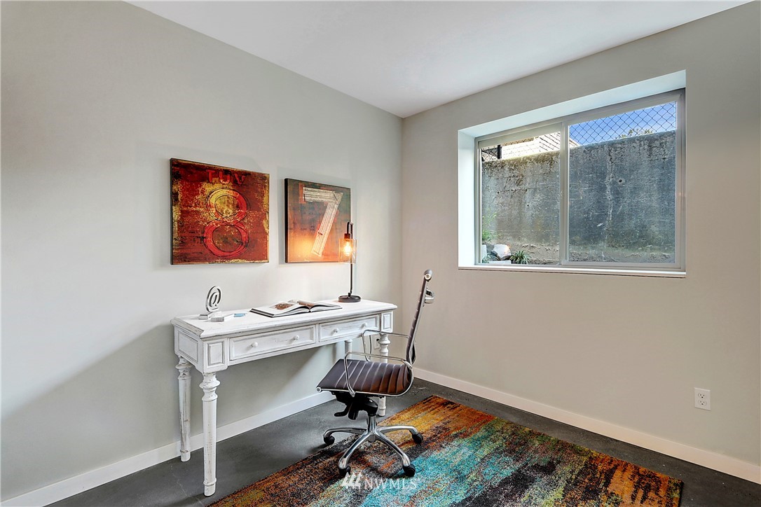 4325 Whitman Avenue North, Unit B Seattle, WA 98103 - Photo 3 of 16