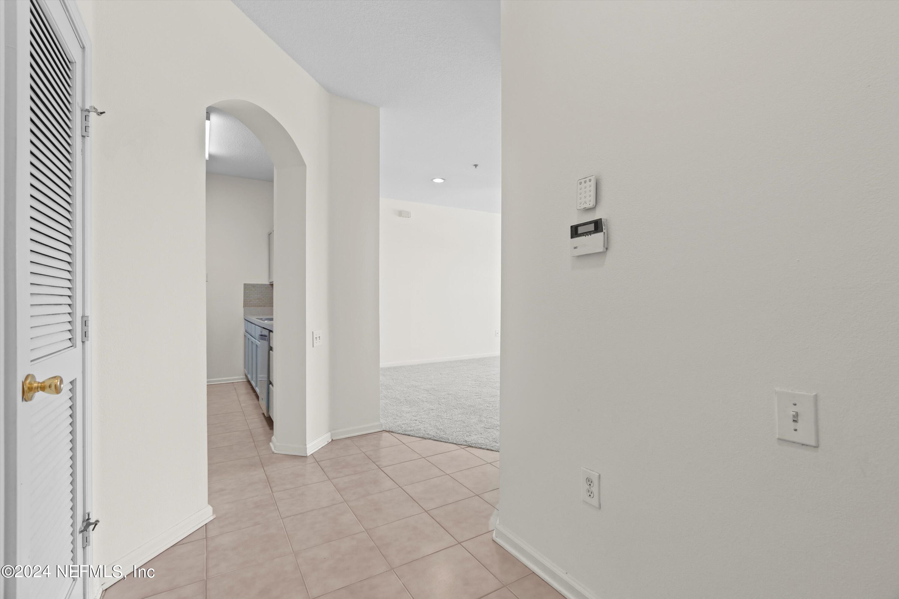 7990 Baymeadows Road East, Unit 330 Jacksonville, FL 32256 - Photo 7 of 24 08-Foyer