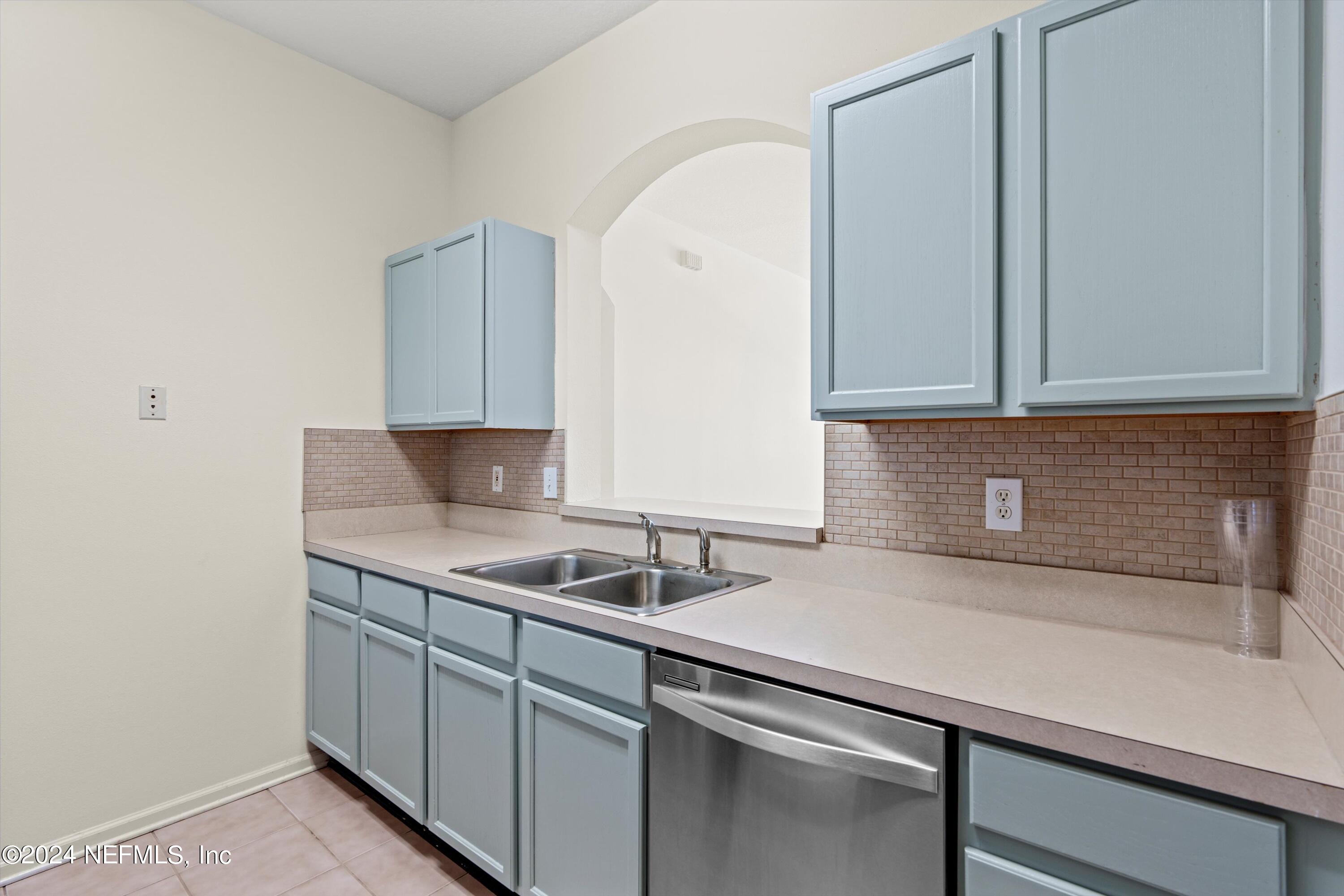 7990 Baymeadows Road East, Unit 330 Jacksonville, FL 32256 - Photo 9 of 24 11-Kitchen