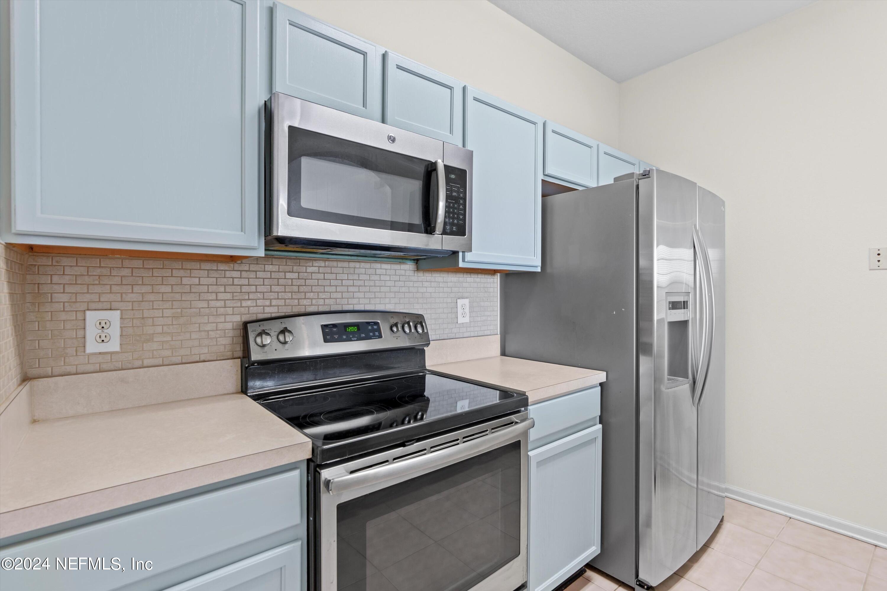 7990 Baymeadows Road East, Unit 330 Jacksonville, FL 32256 - Photo 10 of 24 12-Kitchen