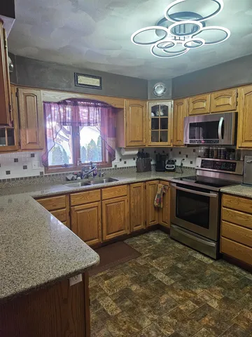 $479,000 | 704 Park Blue River, Blue River, WI 53518