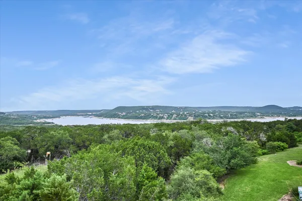 $500,000 | 17800 Edgewood Way, Unit 301, Jonestown, TX 78645