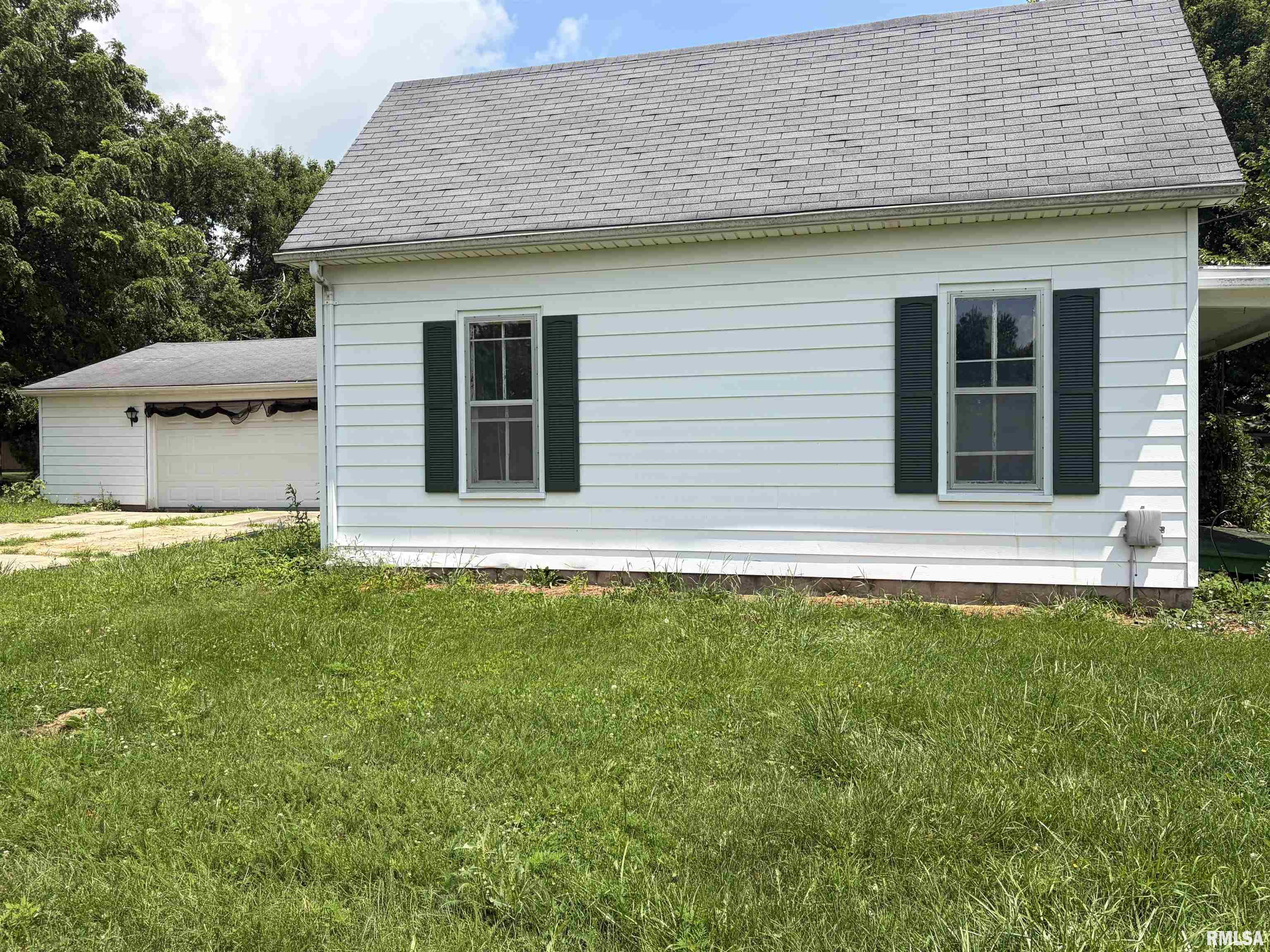 449 West Fort Street Farmington, IL 61531 - Photo 2 of 26