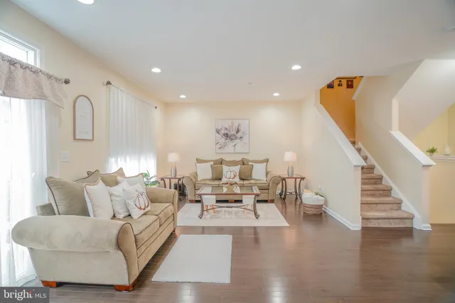 $577,999 | 28130 Hickory Lane, Langhorne, PA 19047