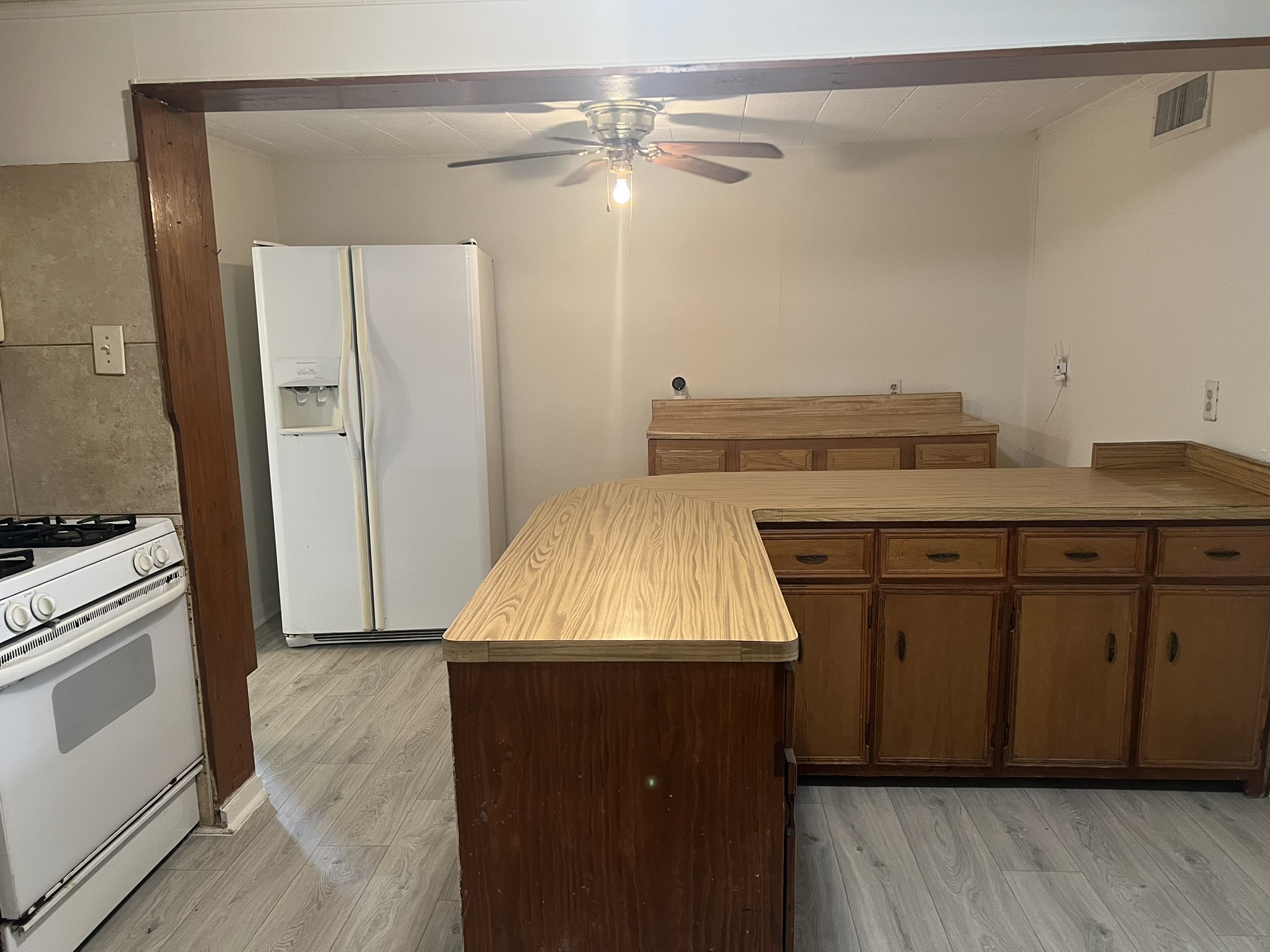 2605 Delafield Street Houston, TX 77023 - Photo 19 of 32 Another view of kitchen