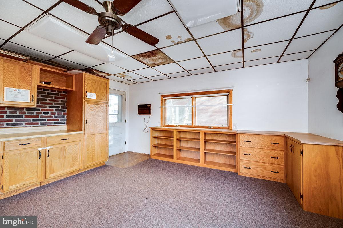 3424 Fremont Street Reading, PA 19605 - Photo 14 of 51 a view of room with window