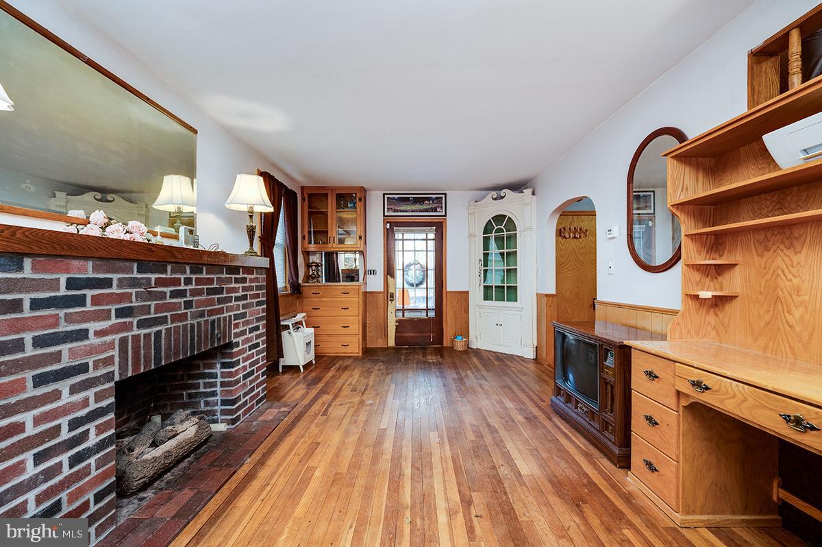 3424 Fremont Street Reading, PA 19605 - Photo 6 of 51 a view of livingroom with furniture and wooden floor